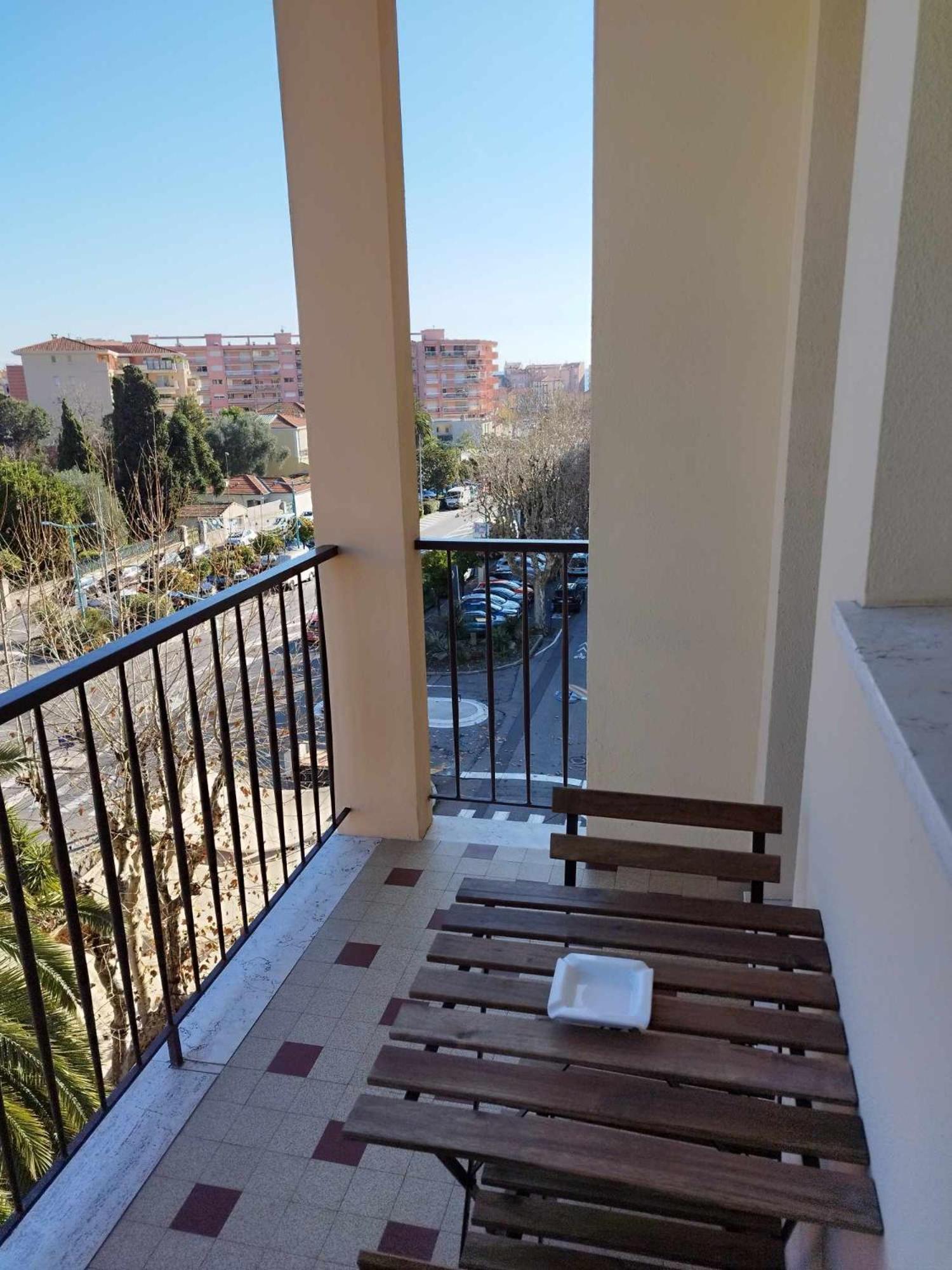 Appartement Moderne Refait A Neuf - 4 Couchages - Menton Buitenkant foto